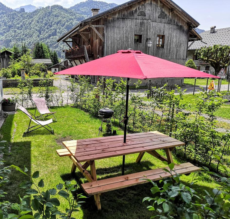 Chez Leon, Jacuzzi Et Sauna Des Le 1Er Septembre 2025 Samoens Bagian luar foto
